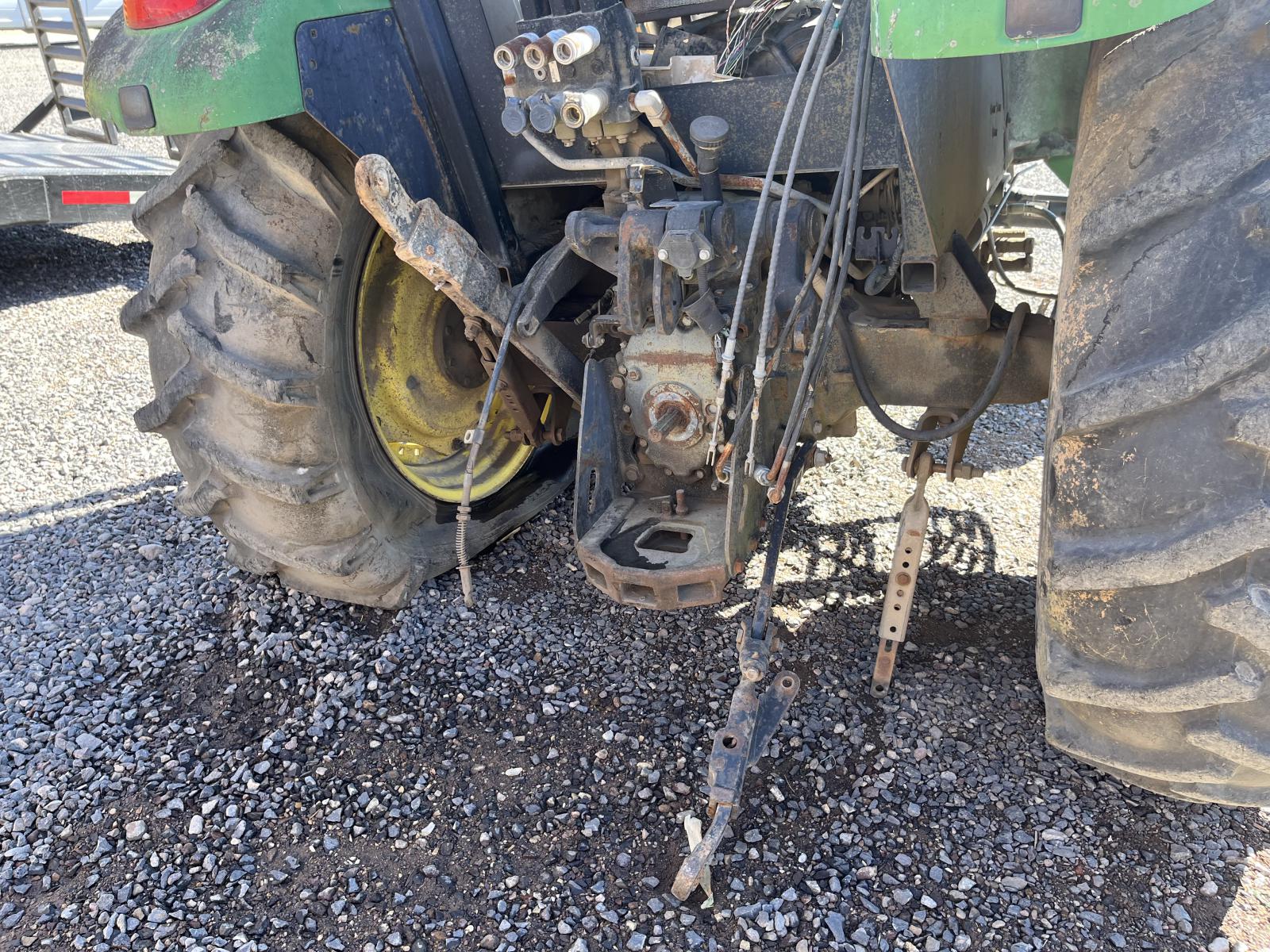 ./imagenes/INVOICE/2019/17964/JOHN DEERE 5525 (6).JPG